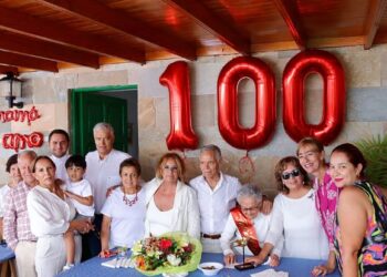 Tías Ayuntamiento celebrates 100th birthday