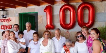 Tías Ayuntamiento celebrates 100th birthday