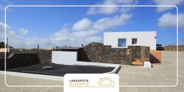 Find your paradise in Conil with this dream villa!
