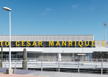 Airport alert as Covid-19 case lands