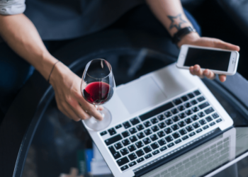Alcohol sales up as Spain locks down