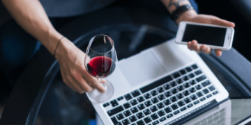 Alcohol sales up as Spain locks down