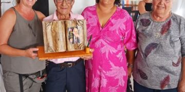 Yaiza Ayuntamiento pay tribute to poet Antonio Gutiérrez