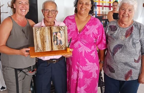 Yaiza Ayuntamiento pay tribute to poet Antonio Gutiérrez