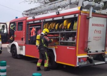 Firefighters extinguish apartment fire in Arrecife