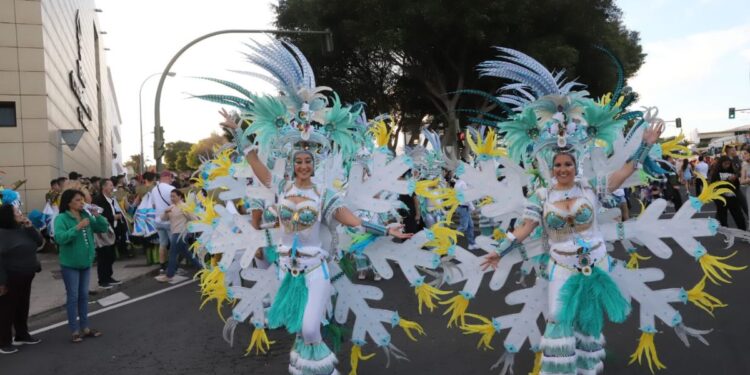 Arrecife carnival hits the streets