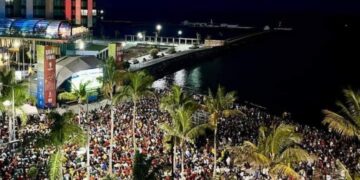 Arrecife celebrates Spain’s victory on the beach