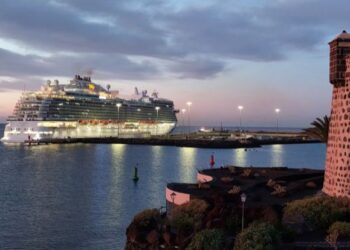 Arrecife ends October with 25,000 cruise passengers