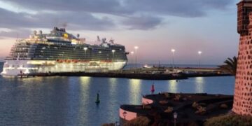 Arrecife ends October with 25,000 cruise passengers