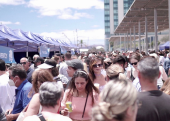 Thousands gather in Arrecife to enjoy Dia de Canarias