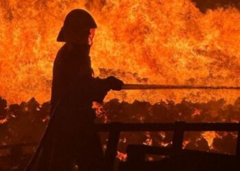 Emergency services called to large fire in Arrecife