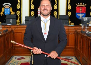 Yonathan de León assumes Arrecife mayorship