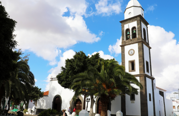 Arrecife prepares for Easter