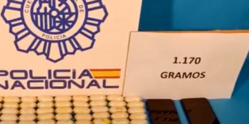 Arrested at Arrecife airport with more than a kilo of cocaine