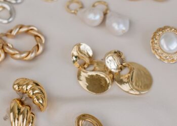 Three arrested in connection to jewellery theft