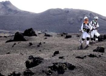 Astronauts touchdown on Lanzarote