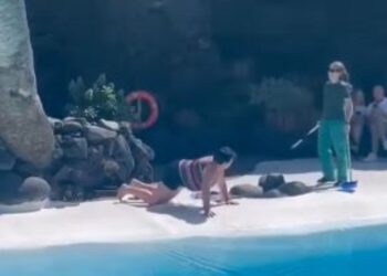 Jameos del Agua bather caught on video