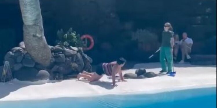Jameos del Agua bather caught on video