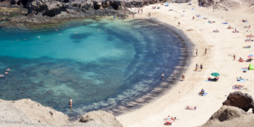 Lanzarote Beach Guide