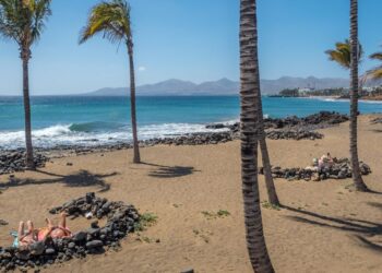PP criticise Tias Ayuntamiento over Playa Grande blue flag
