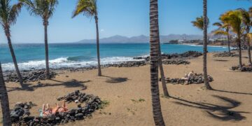 PP criticise Tias Ayuntamiento over Playa Grande blue flag