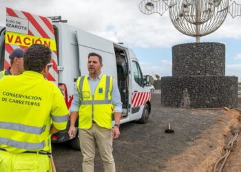 Cabildo installs lights at Fobos sculpture