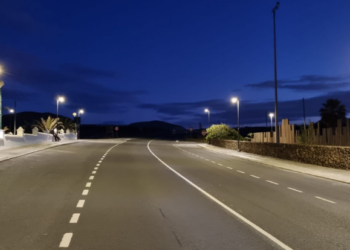 Cabildo installs new streetlights in Mala