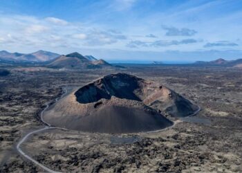 Cabildo to hire monitors for volcanoes
