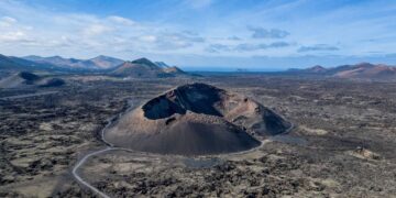 Cabildo to hire monitors for volcanoes