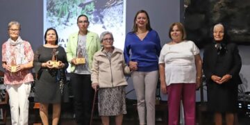 Cabildo pays tribute to outstanding women