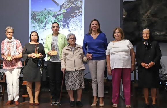 Cabildo pays tribute to outstanding women