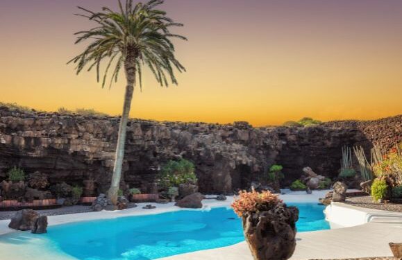 Costa Teguise shopping centre to open shortly