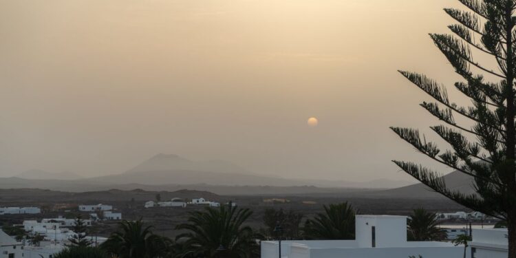 Warm weather and calima forecast today