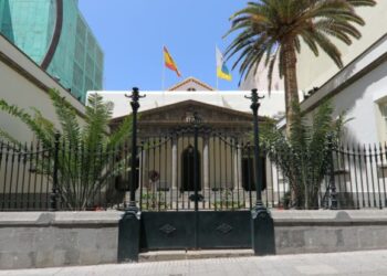Socialists head Canarian poll