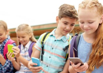 Canarian schools to ban phones