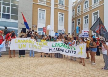 Unions call for review of Canary Islands tourist model