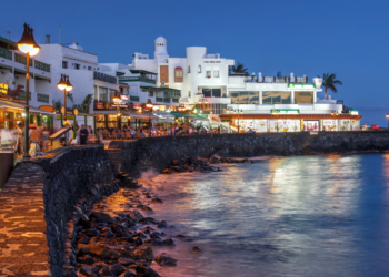 Canarian businesses call for life support