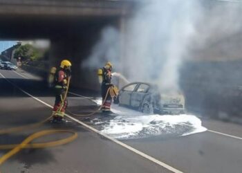 Car blaze in Tías