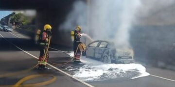 Car blaze in Tías