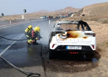 Car fire near IES Yaiza