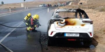 Car fire near IES Yaiza