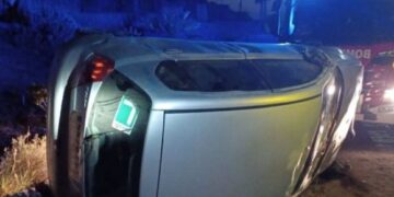 Car rollover in Tías