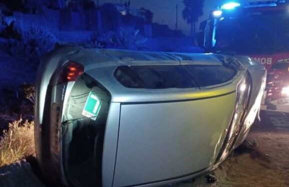Car rollover in Tías