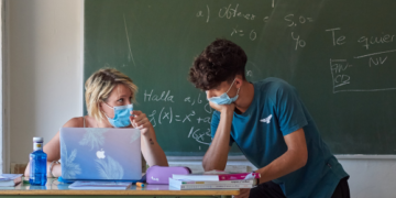 Pediatrics Association ask to remove classroom masks