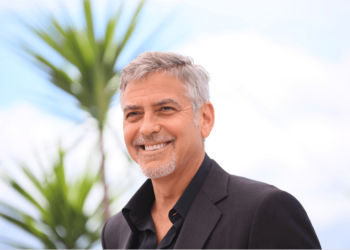 Clooney Arrives on the Canaries