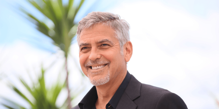 Clooney Arrives on the Canaries