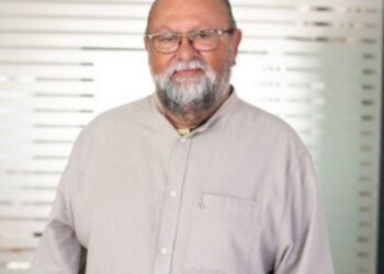 Tías opens clothes bank for vulnerable families