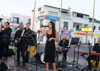 Playa Blanca enjoys public concert