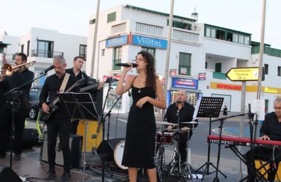 Playa Blanca enjoys public concert