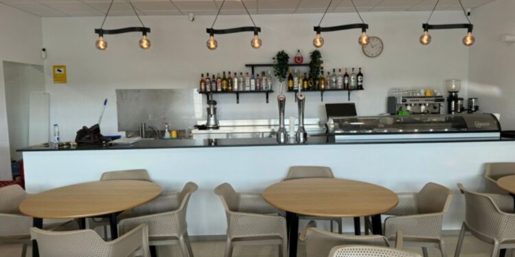Conil sociedad cafe/bar opens